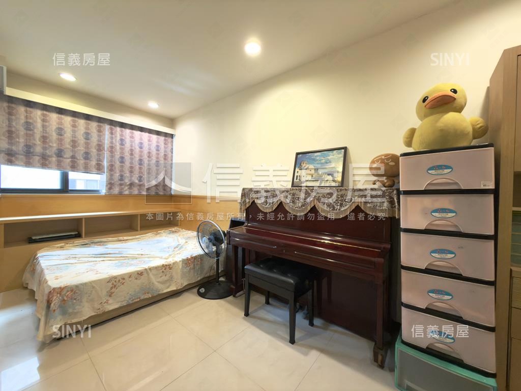 藝樹年鑑四房車位屋況佳房屋室內格局與周邊環境