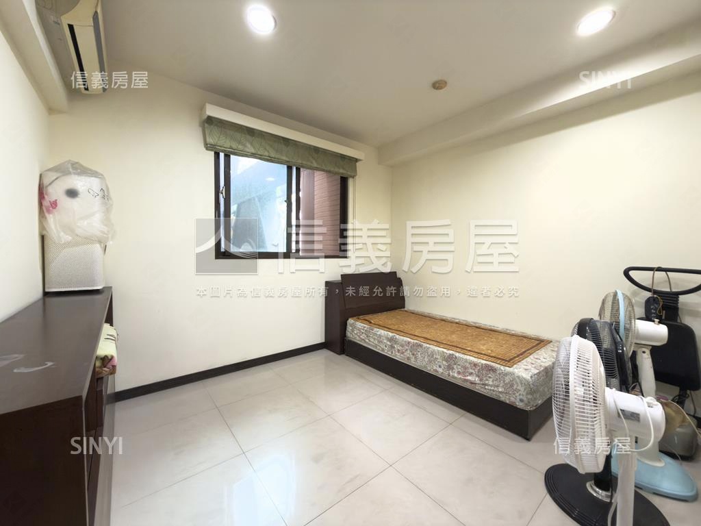 藝樹年鑑四房車位屋況佳房屋室內格局與周邊環境