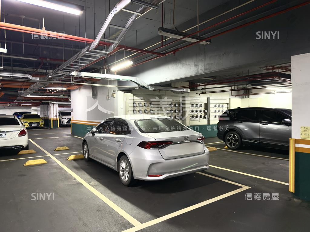 藝樹年鑑四房車位屋況佳房屋室內格局與周邊環境