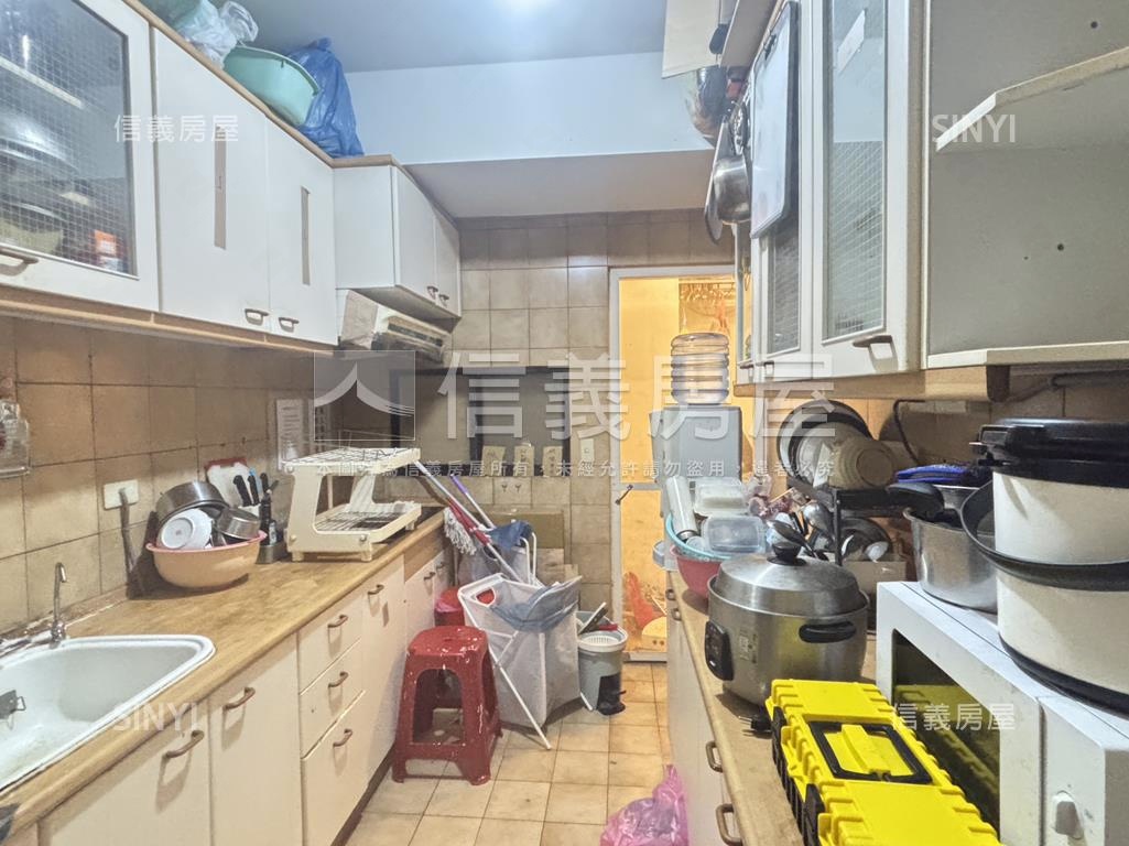 芝玉路好收租陽光屋房屋室內格局與周邊環境