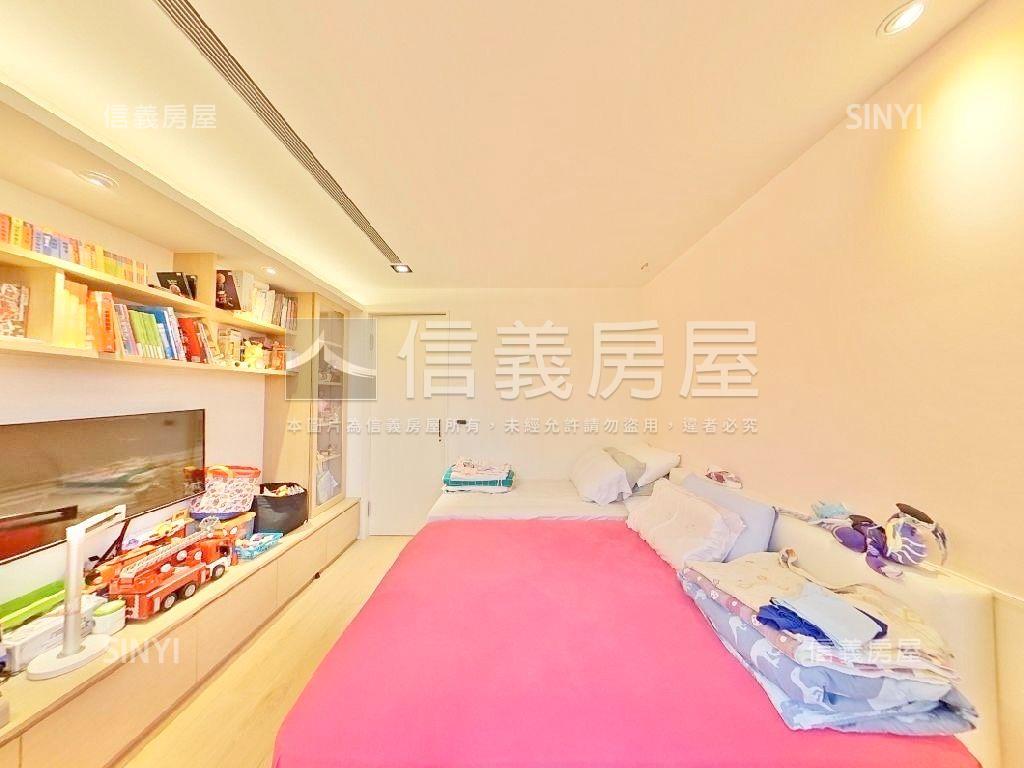 皇勝秀鼎‧景觀豪邸房屋室內格局與周邊環境