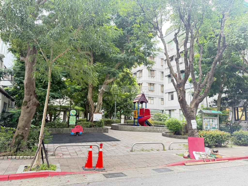 北安路６２１巷金店面房屋室內格局與周邊環境