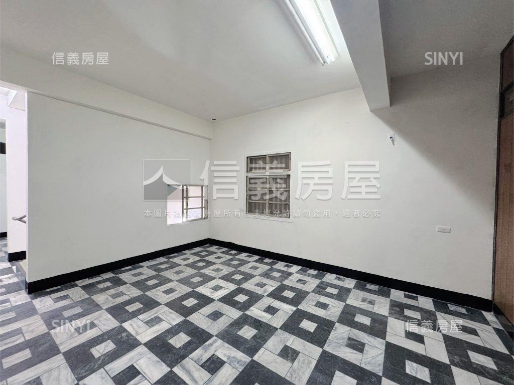 中山路臨路百坪透天房屋室內格局與周邊環境
