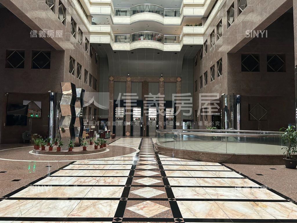 五期精明商圈大面寬金店面房屋室內格局與周邊環境