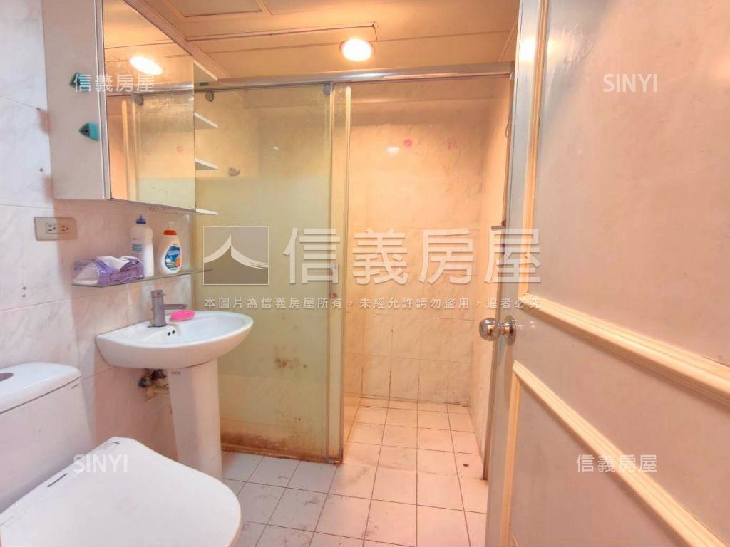 近新和國小電梯２房房屋室內格局與周邊環境