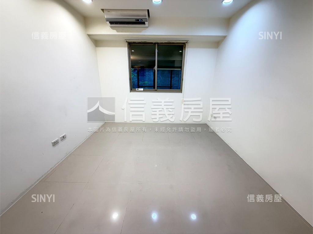 溪畔私家院，雙車位配置房屋室內格局與周邊環境