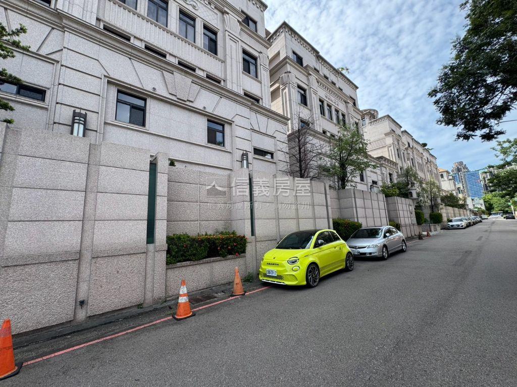 七期臻寶加蓋電梯豪華別墅房屋室內格局與周邊環境
