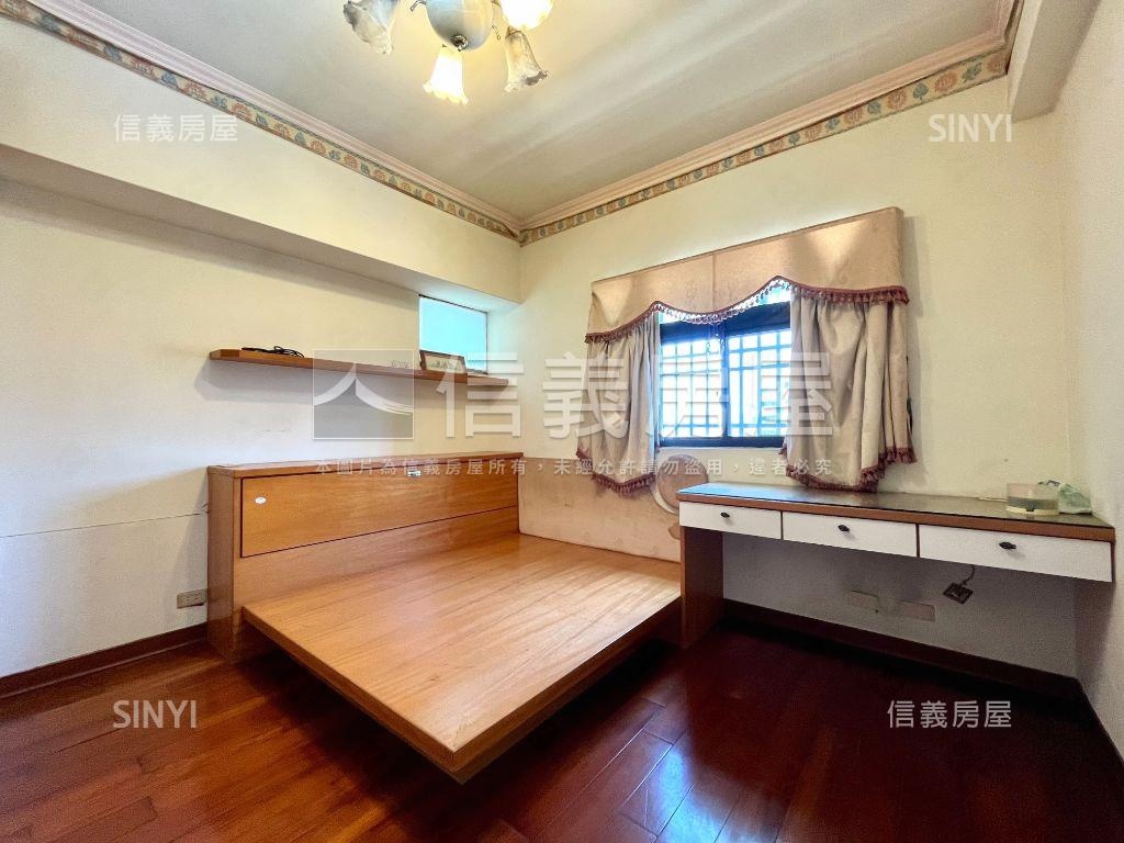 Ｄ型國宅高樓大三房房屋室內格局與周邊環境