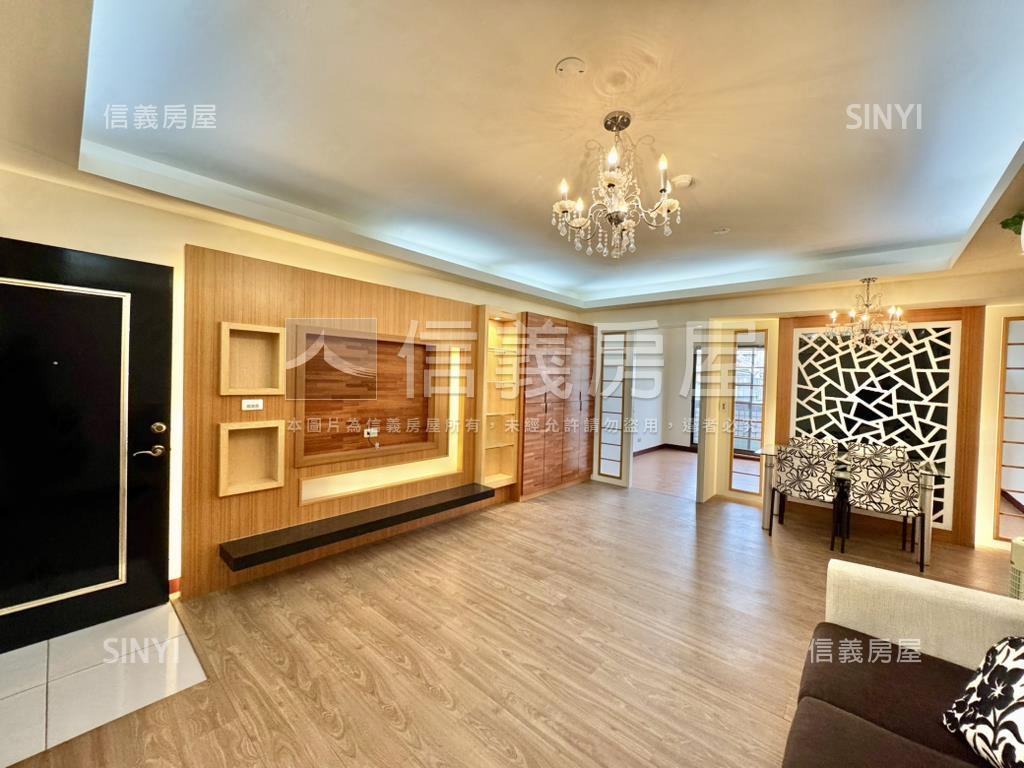 近文華高中次頂樓採光美宅房屋室內格局與周邊環境