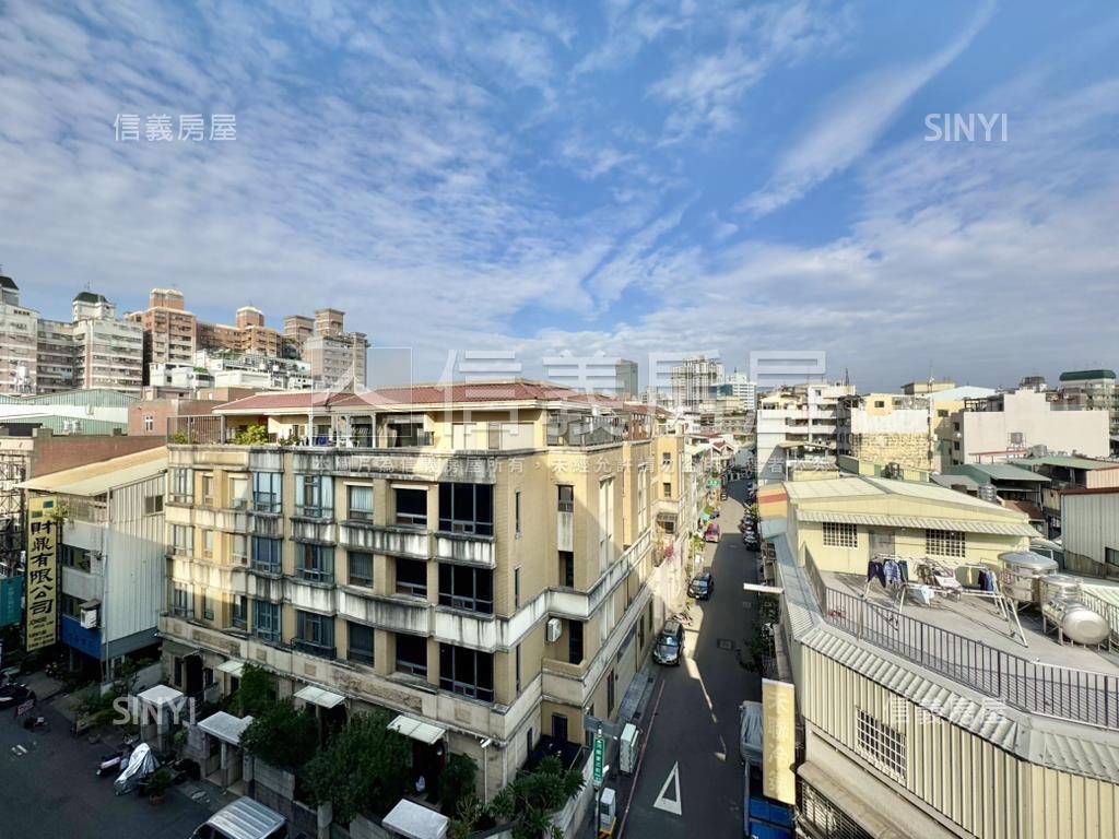 近文華高中次頂樓採光美宅房屋室內格局與周邊環境