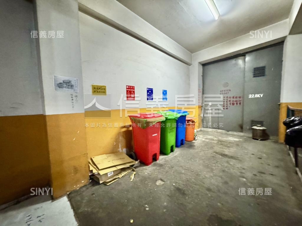 近文華高中次頂樓採光美宅房屋室內格局與周邊環境