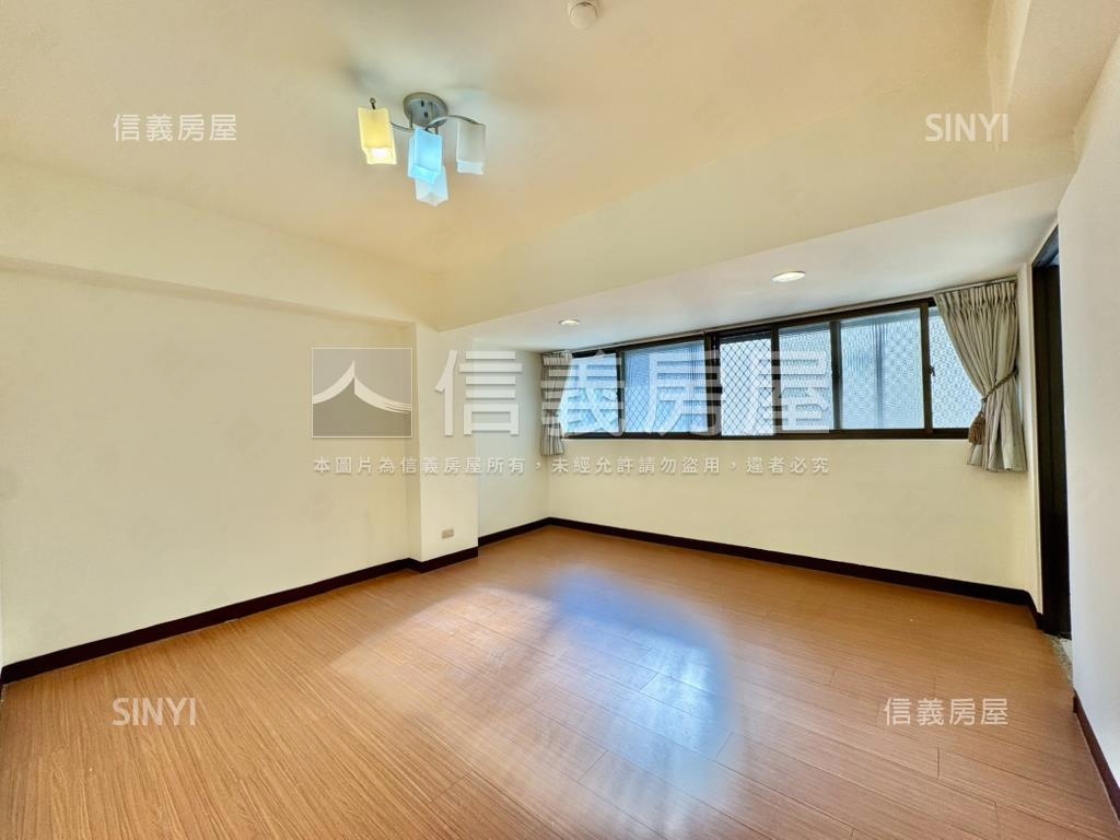 近文華高中次頂樓採光美宅房屋室內格局與周邊環境