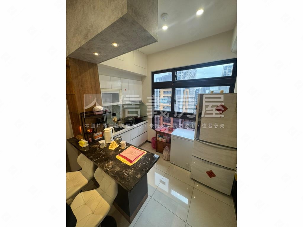 月灣湖影－高樓兩房車位房屋室內格局與周邊環境