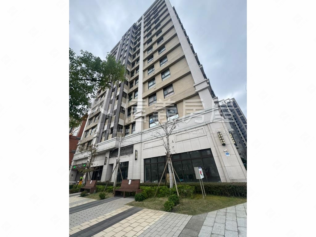 月灣湖影－高樓兩房車位房屋室內格局與周邊環境