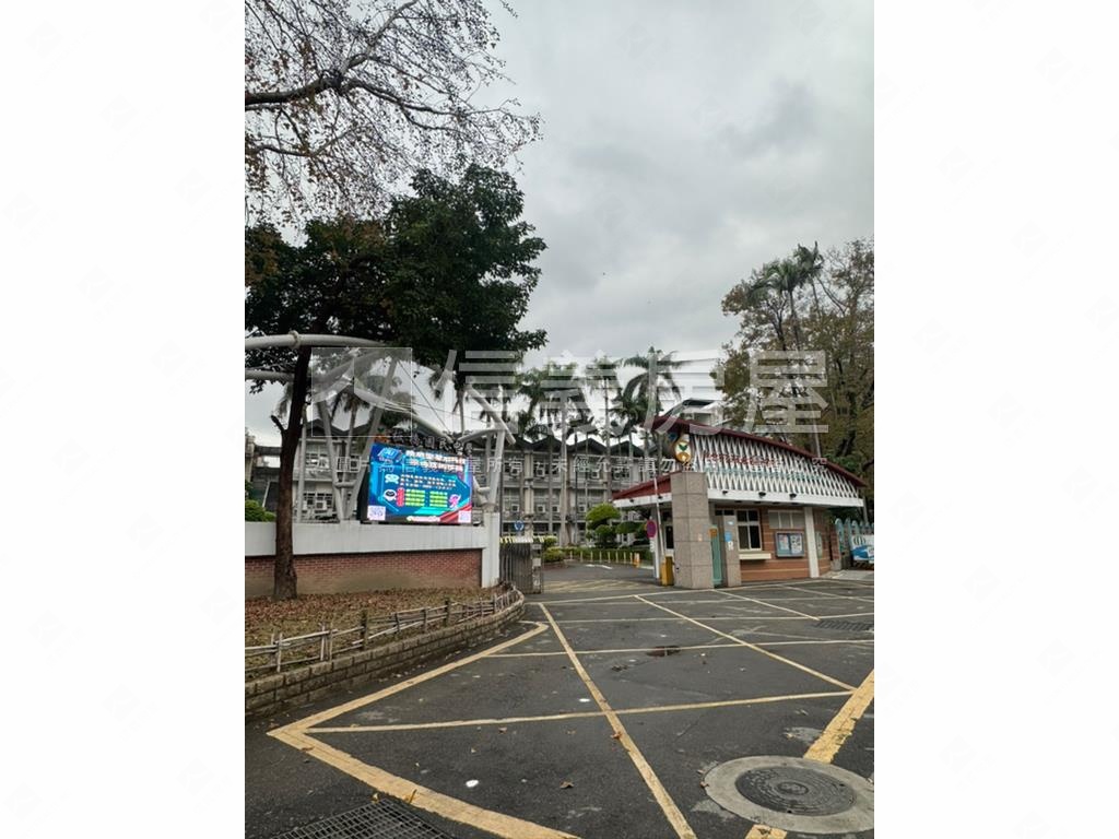 月灣湖影－高樓兩房車位房屋室內格局與周邊環境