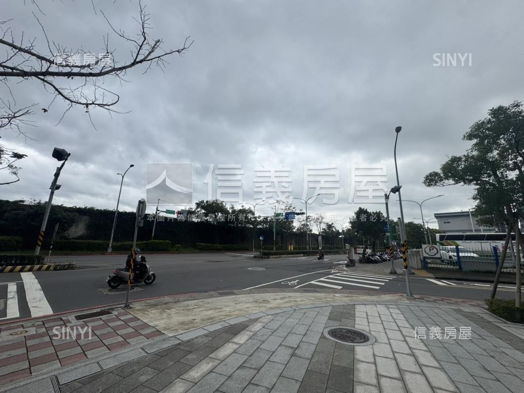 月灣湖影－高樓兩房車位房屋室內格局與周邊環境