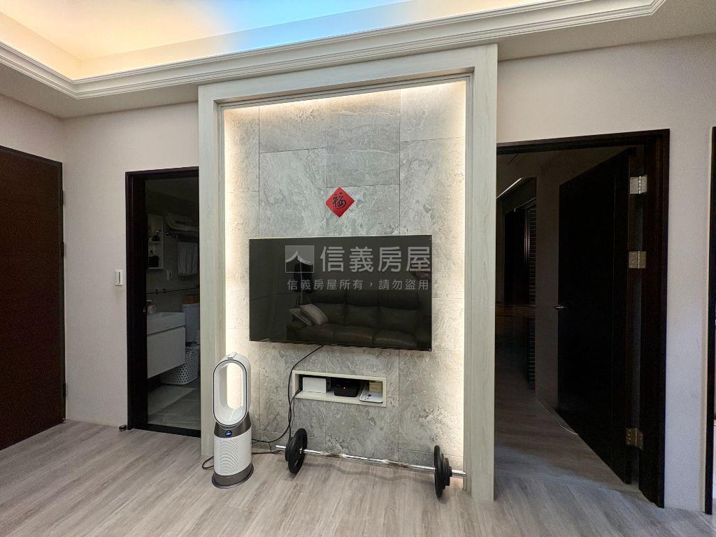 兩房屋況精美有陽台房屋室內格局與周邊環境