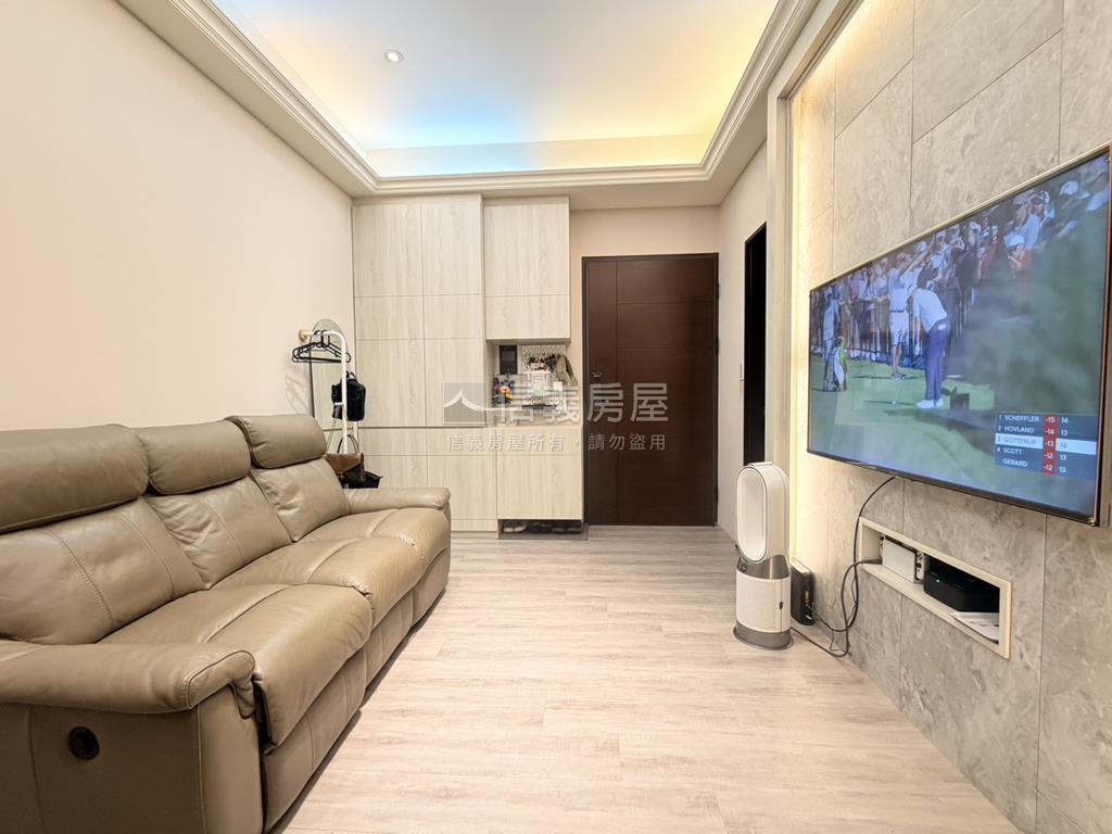 兩房屋況精美有陽台房屋室內格局與周邊環境
