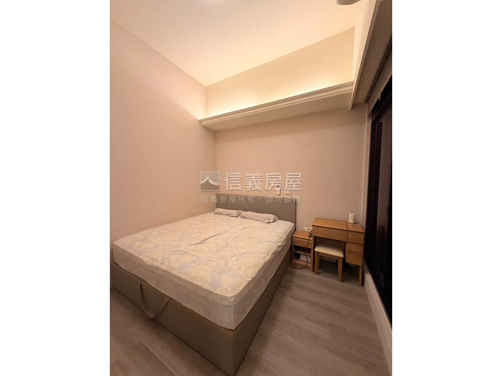 兩房屋況精美有陽台房屋室內格局與周邊環境