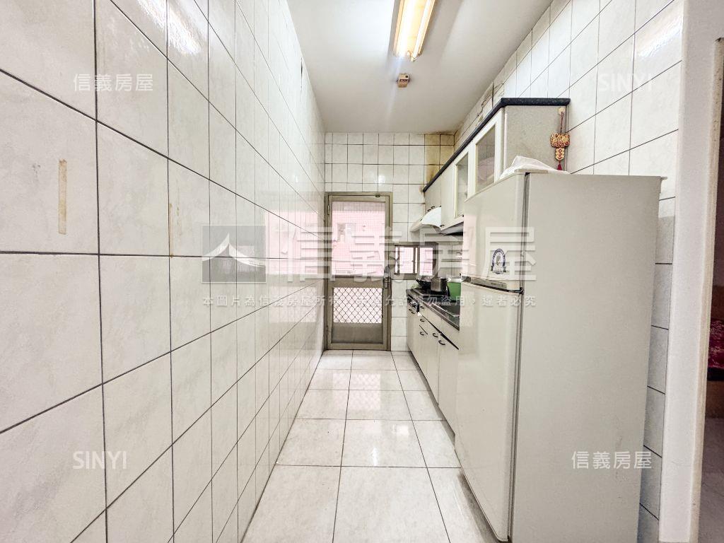 稀有釋出巨蛋捷運大三房房屋室內格局與周邊環境