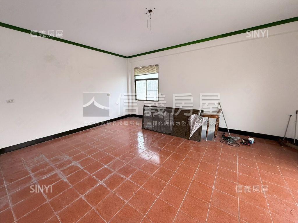 東區裕農路角窗透店房屋室內格局與周邊環境