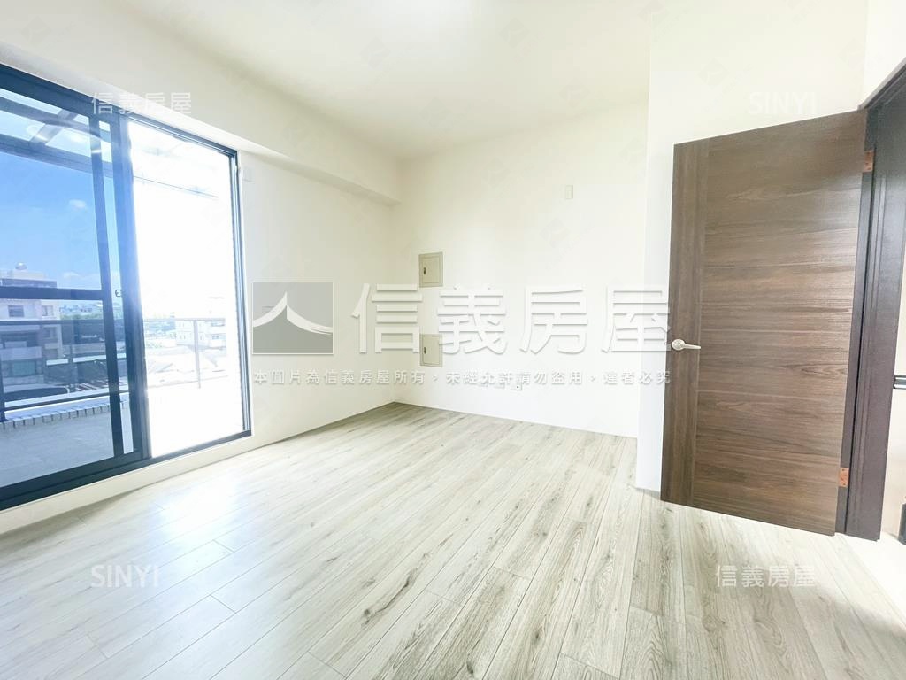 專任近成功商圈臨路別墅房屋室內格局與周邊環境