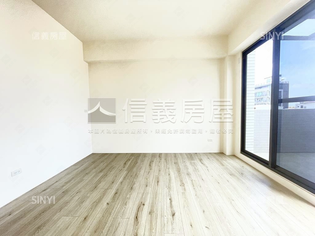 專任近成功商圈臨路別墅房屋室內格局與周邊環境