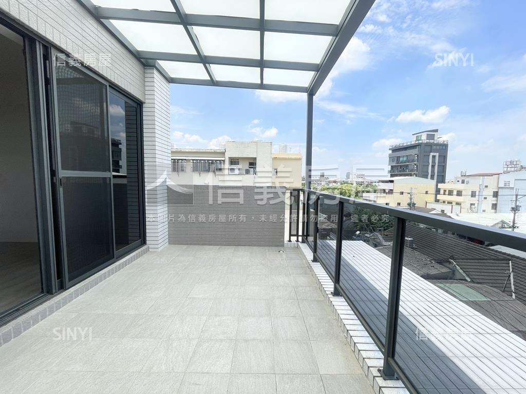 專任近成功商圈臨路別墅房屋室內格局與周邊環境