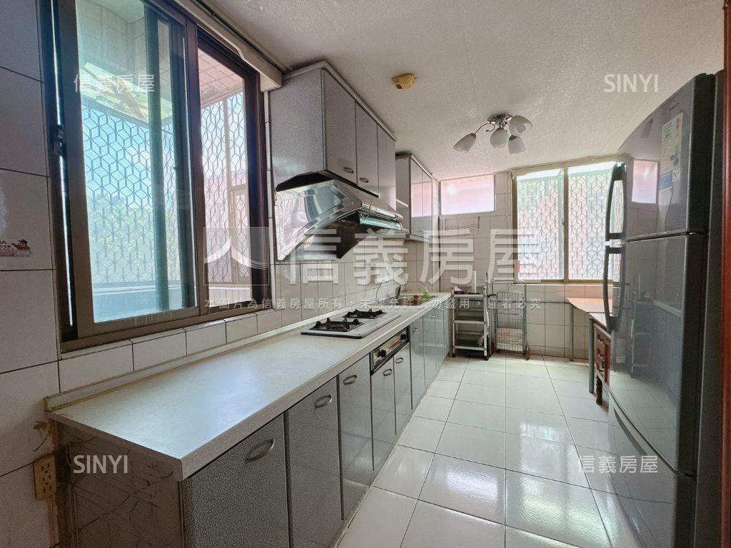 近巴克禮電梯大兩房加車位房屋室內格局與周邊環境