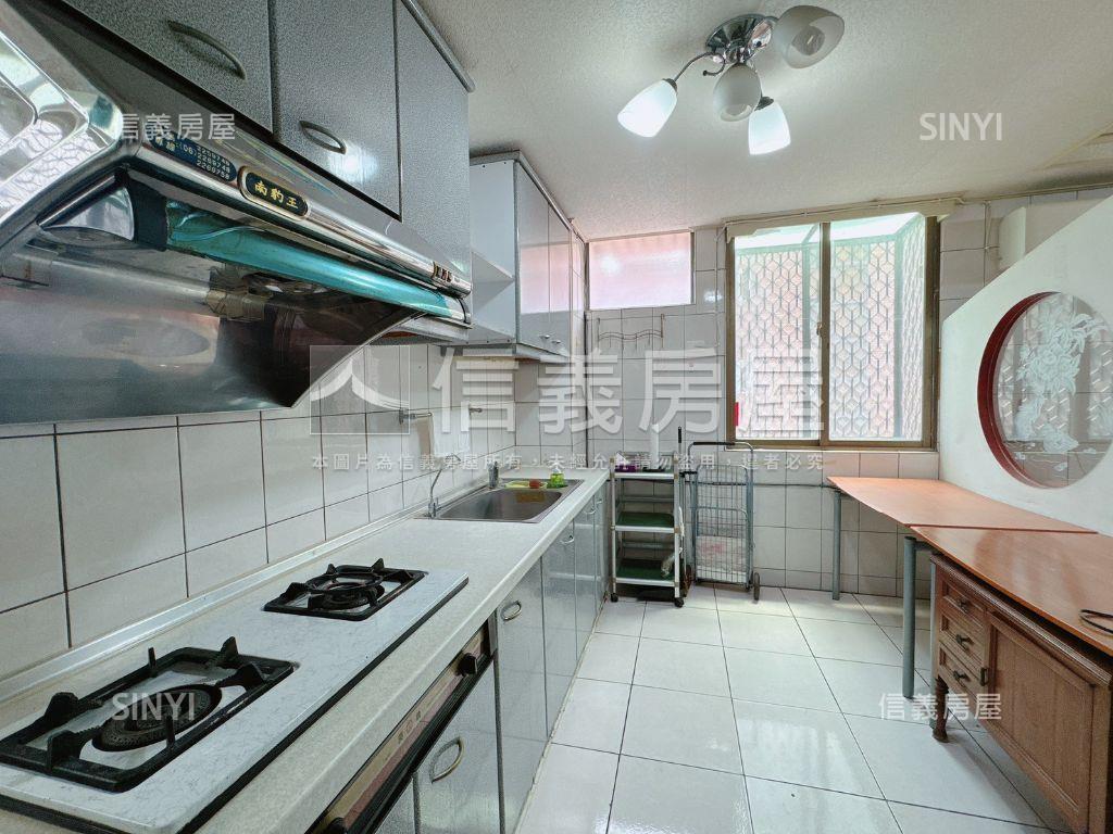 近巴克禮電梯大兩房加車位房屋室內格局與周邊環境