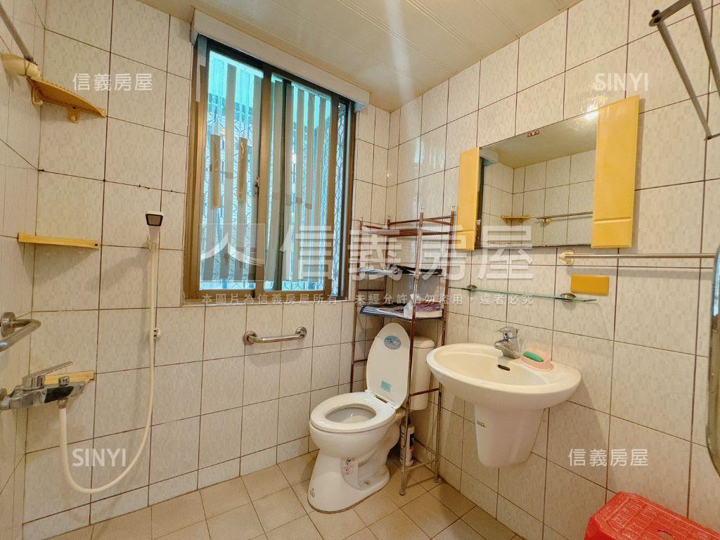 近巴克禮電梯大兩房加車位房屋室內格局與周邊環境