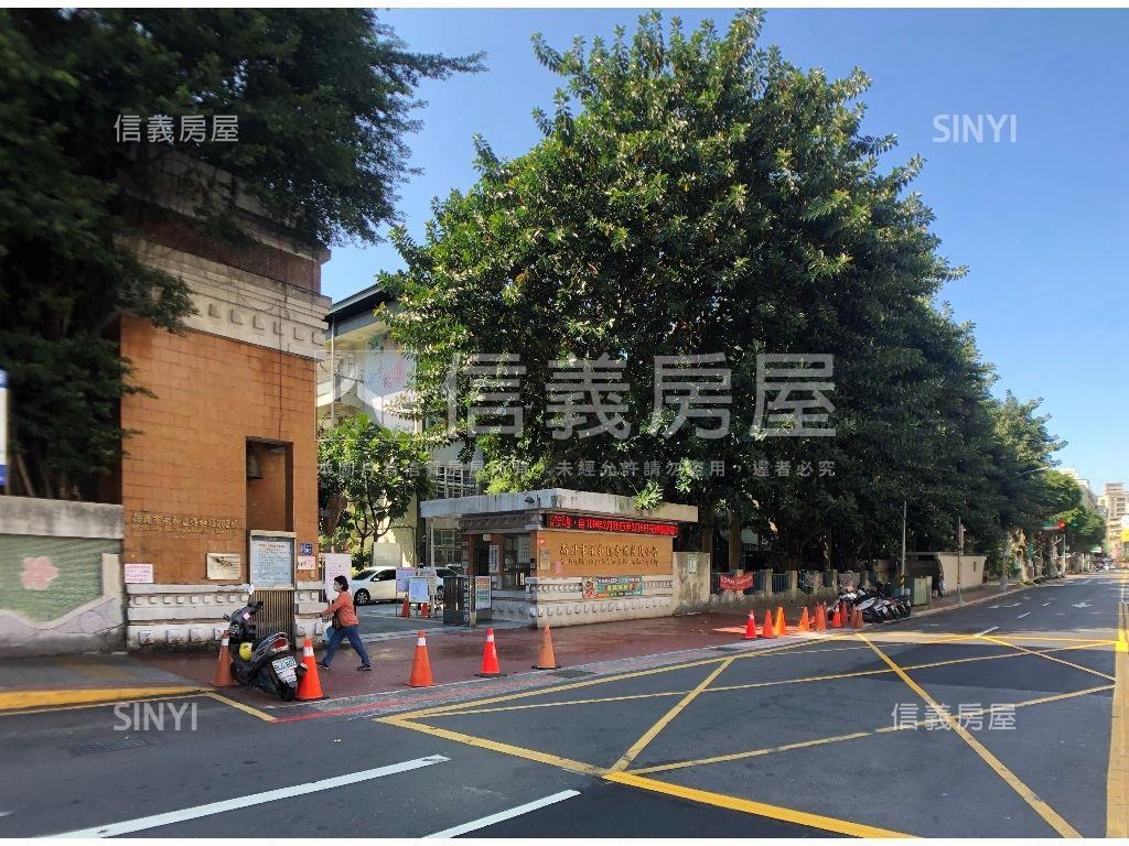 國泰民樂高樓邊間河景房屋室內格局與周邊環境