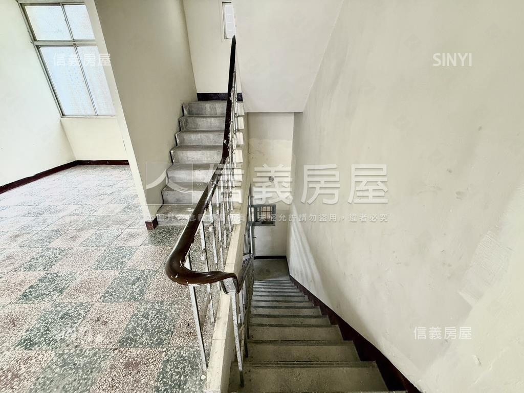 近內壢交流道好停車透天房屋室內格局與周邊環境