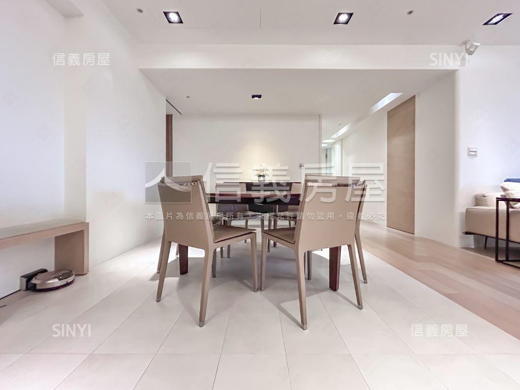 專任昇陽Ｇｒａｎｄ層峰房屋室內格局與周邊環境