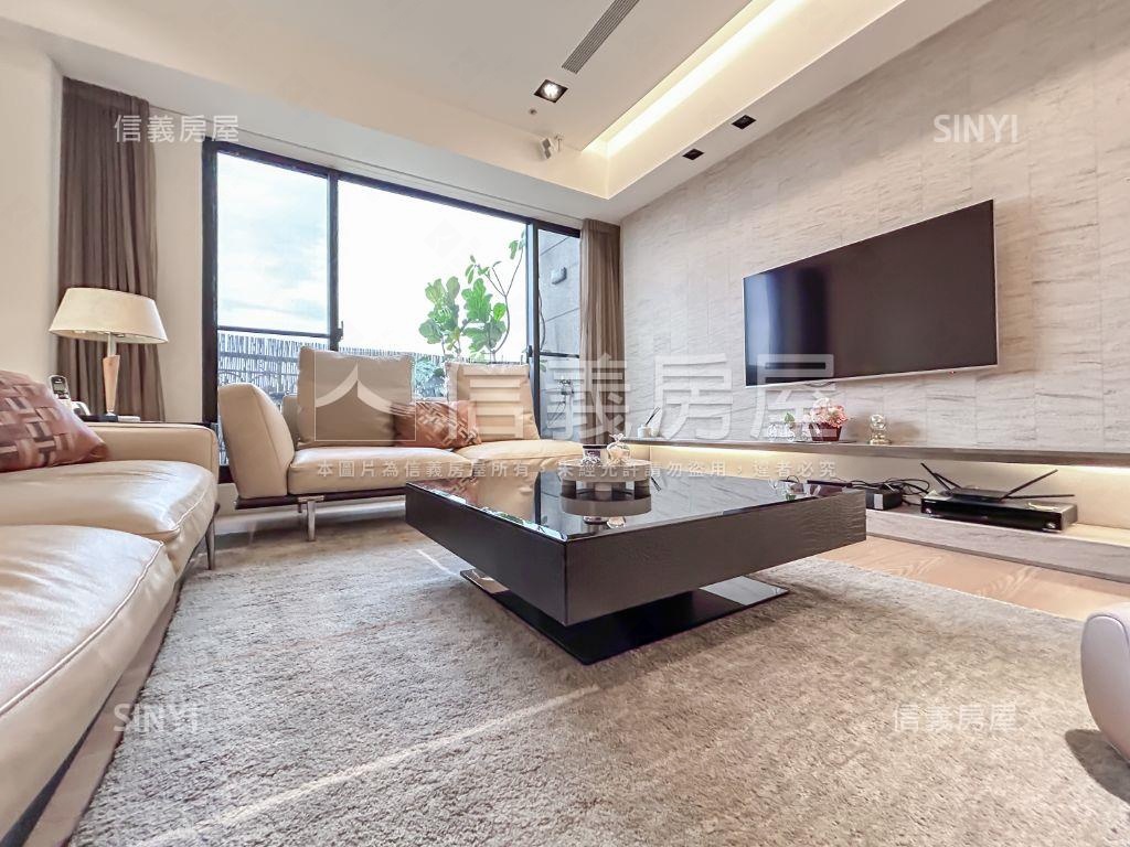 專任昇陽Ｇｒａｎｄ層峰房屋室內格局與周邊環境