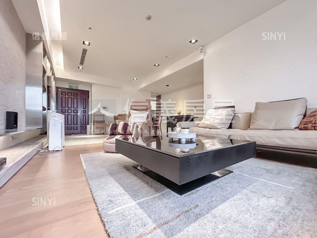 專任昇陽Ｇｒａｎｄ層峰房屋室內格局與周邊環境