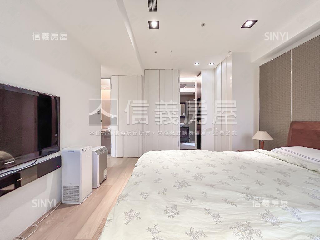 專任昇陽Ｇｒａｎｄ層峰房屋室內格局與周邊環境