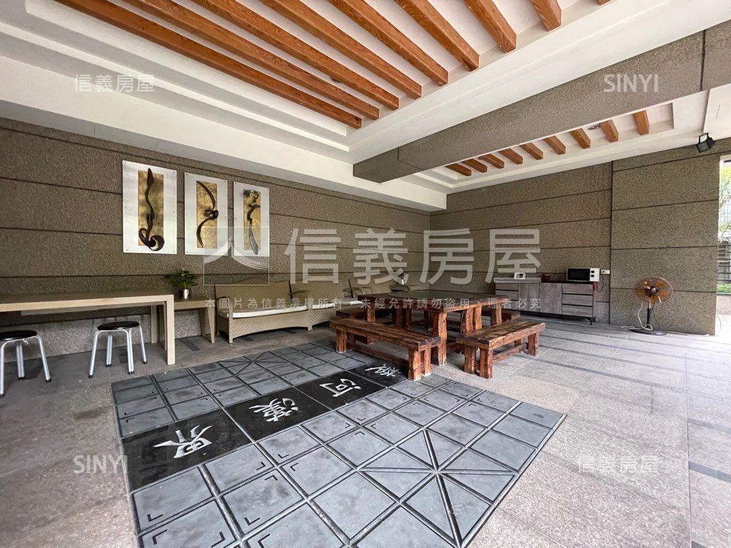 專任昇陽Ｇｒａｎｄ層峰房屋室內格局與周邊環境