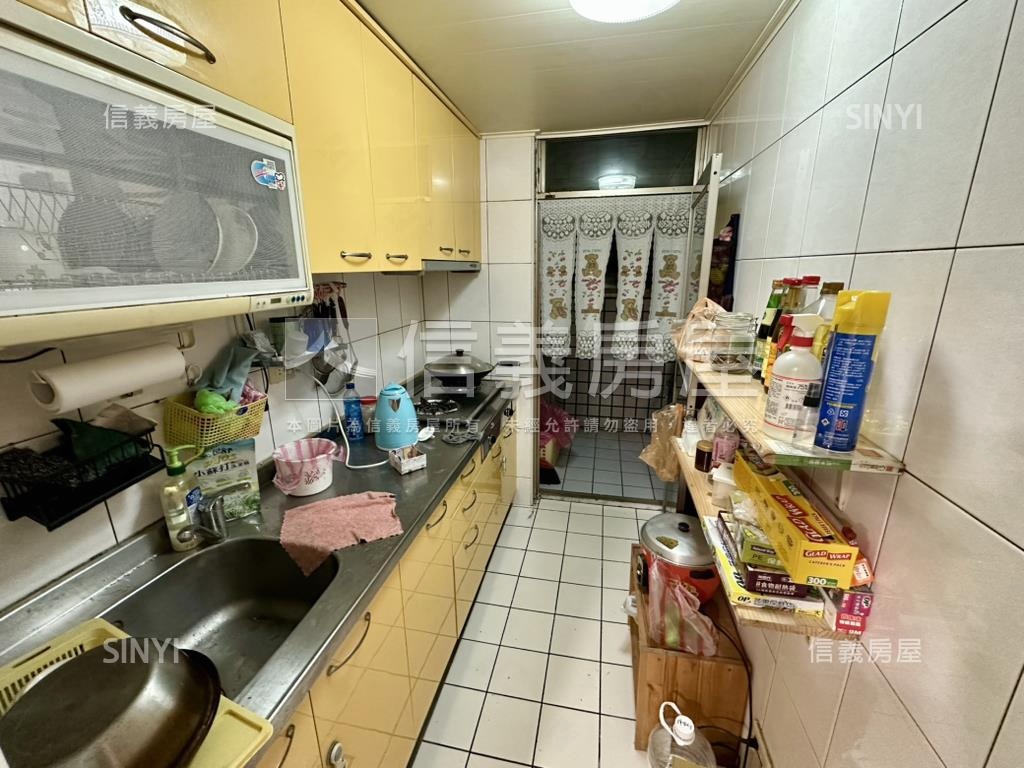 中國海。豪邸兩房房屋室內格局與周邊環境