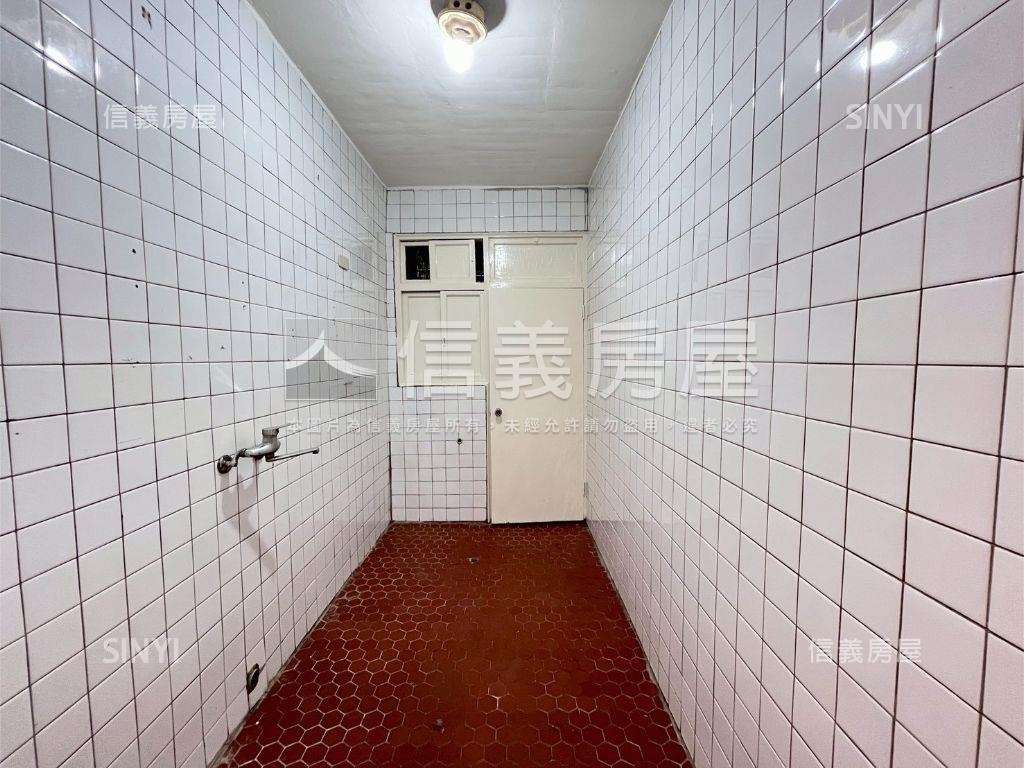 萬芳商圈成家黃金二樓房屋室內格局與周邊環境