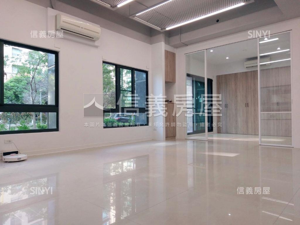 現代城１樓挑高大空間房屋室內格局與周邊環境