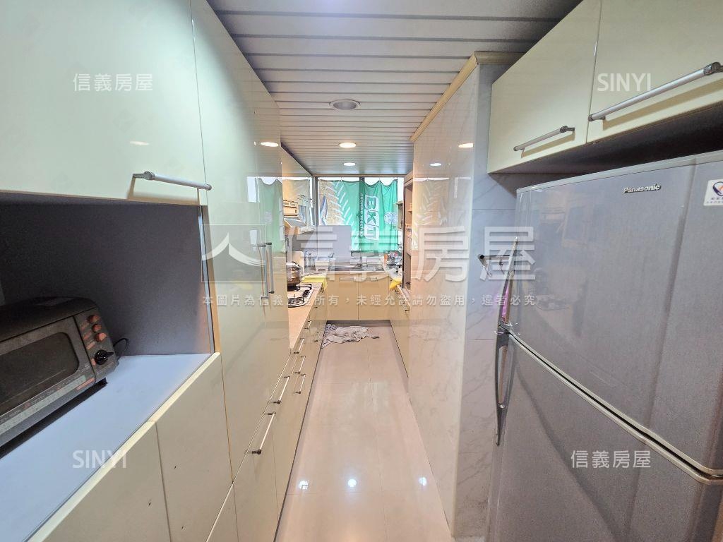 高科大．大面寬質感雙店面房屋室內格局與周邊環境