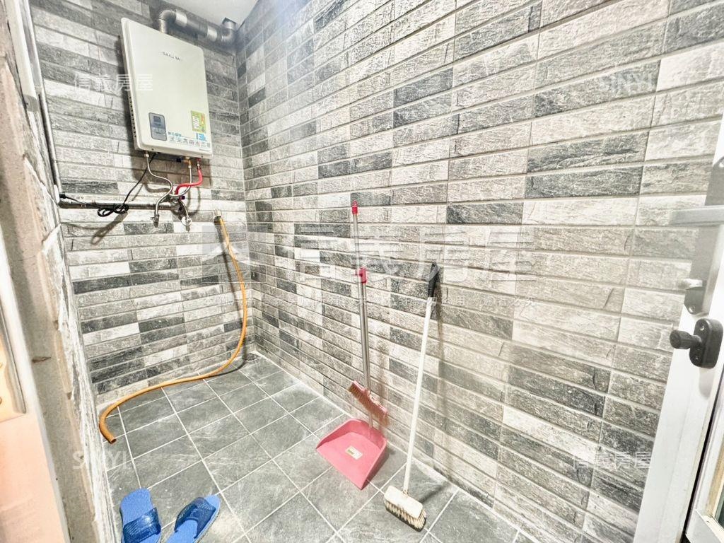 區公所捷運低總價美１樓房屋室內格局與周邊環境