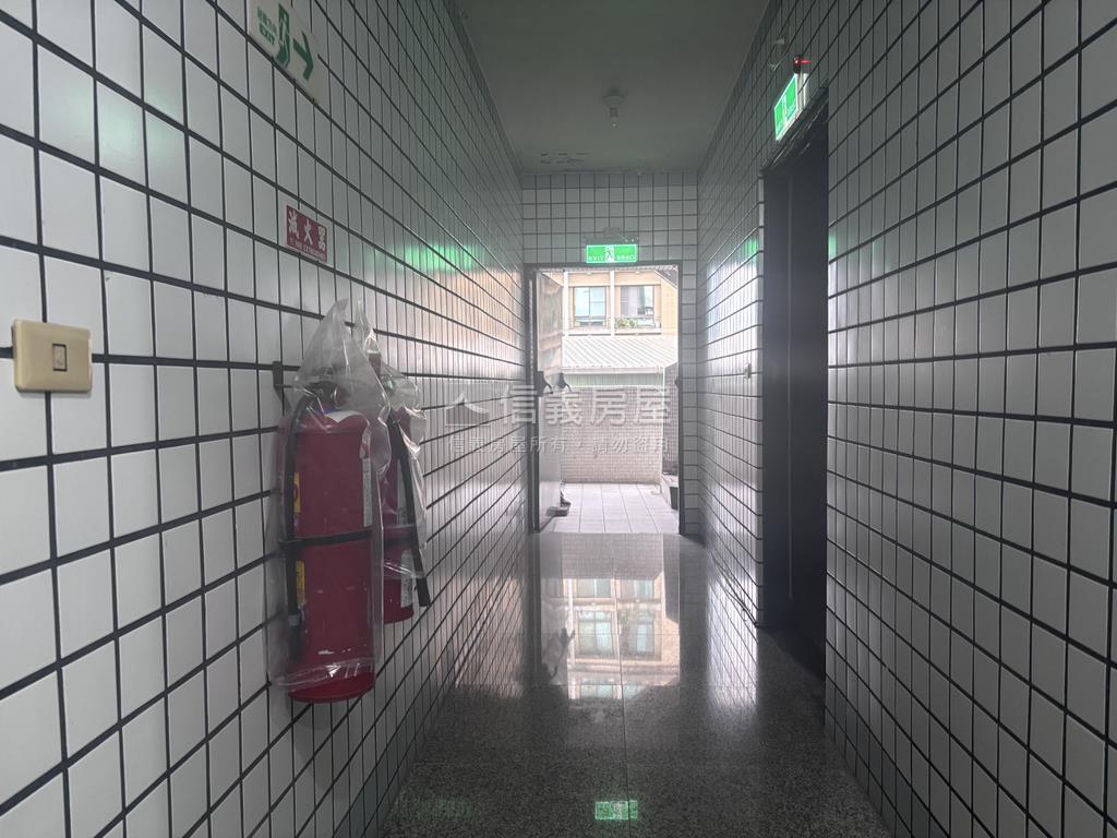 萬大廣一車位電梯房屋室內格局與周邊環境