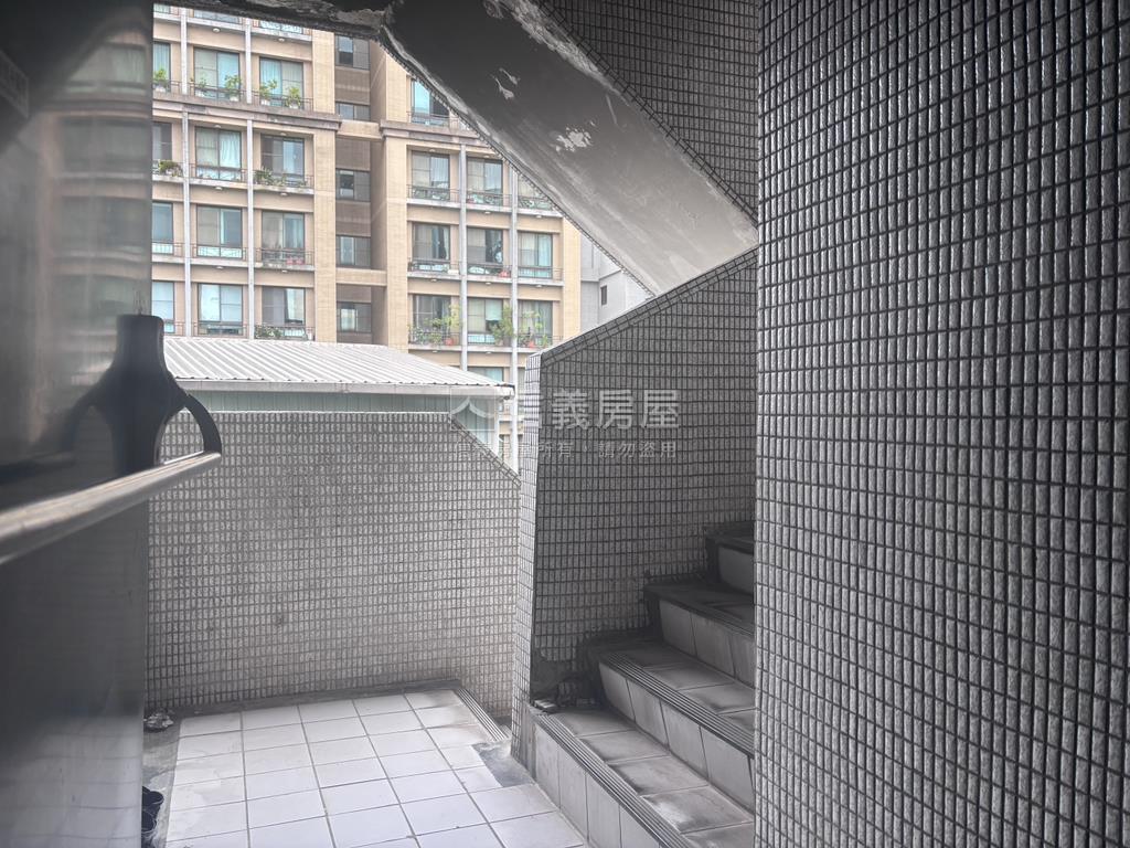萬大廣一車位電梯房屋室內格局與周邊環境