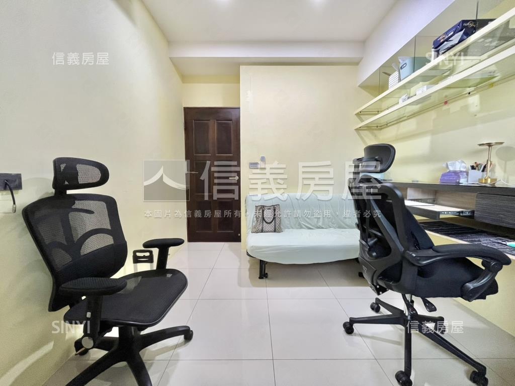 ●專任合心邊間兩房平車房屋室內格局與周邊環境