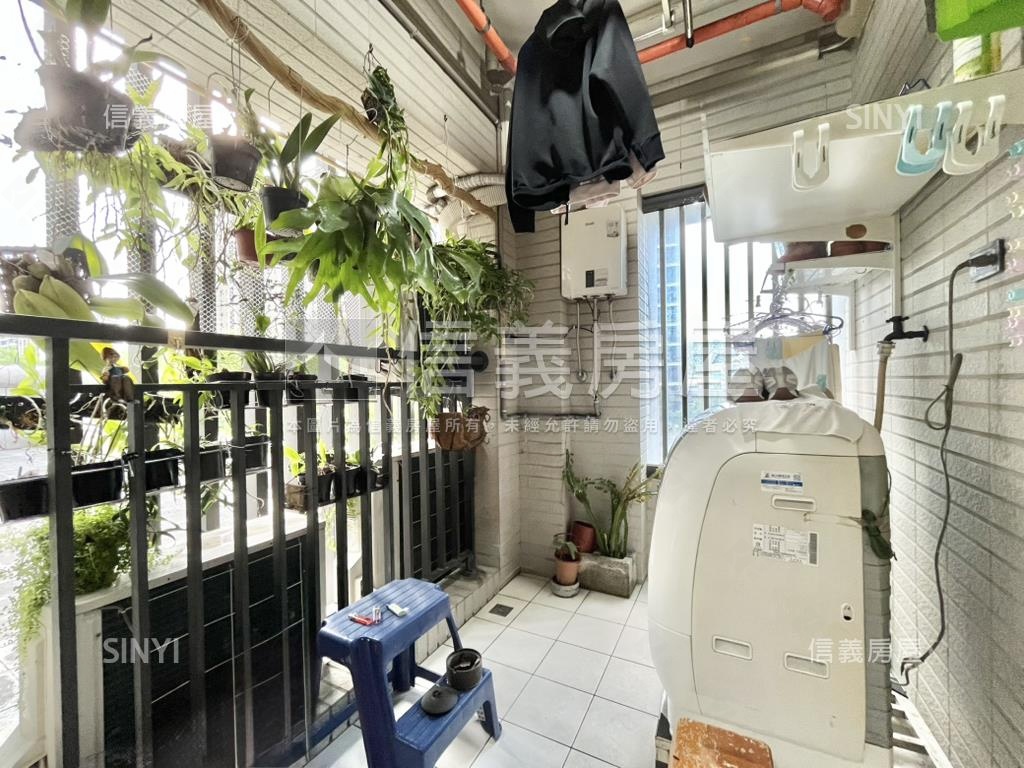 ●專任合心邊間兩房平車房屋室內格局與周邊環境