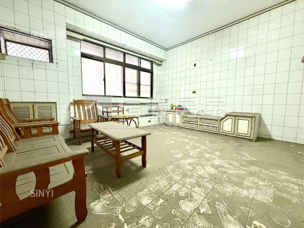 海洋商圈機能活巷透天房屋室內格局與周邊環境