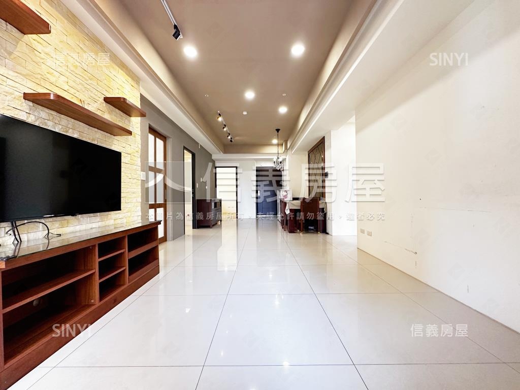 ［富宇擎山］大三房平車房屋室內格局與周邊環境