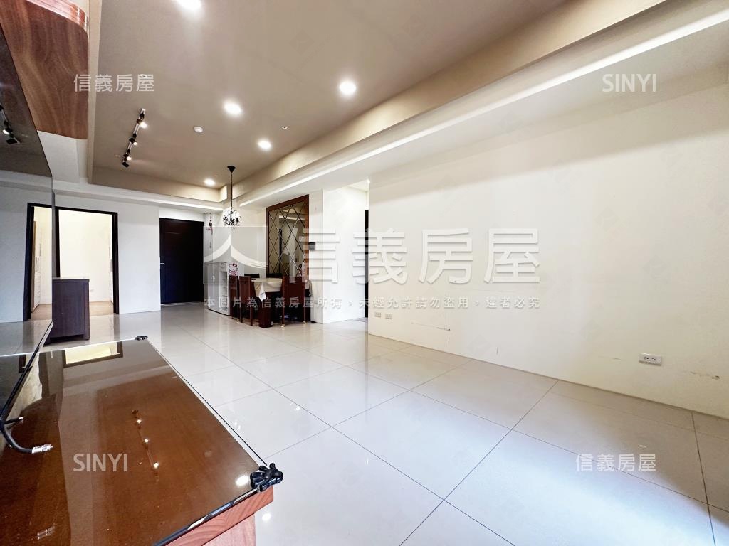 ［富宇擎山］大三房平車房屋室內格局與周邊環境